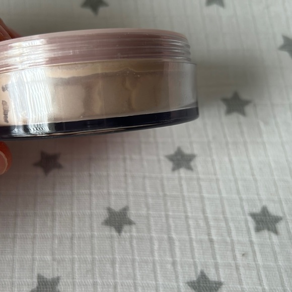 New Jeffree Star Setting Powder - Picture 8 of 8